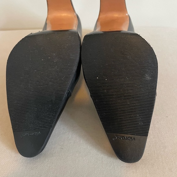 Ferragamo patent cap toe tip black leather pumps - Picture 8 of 9